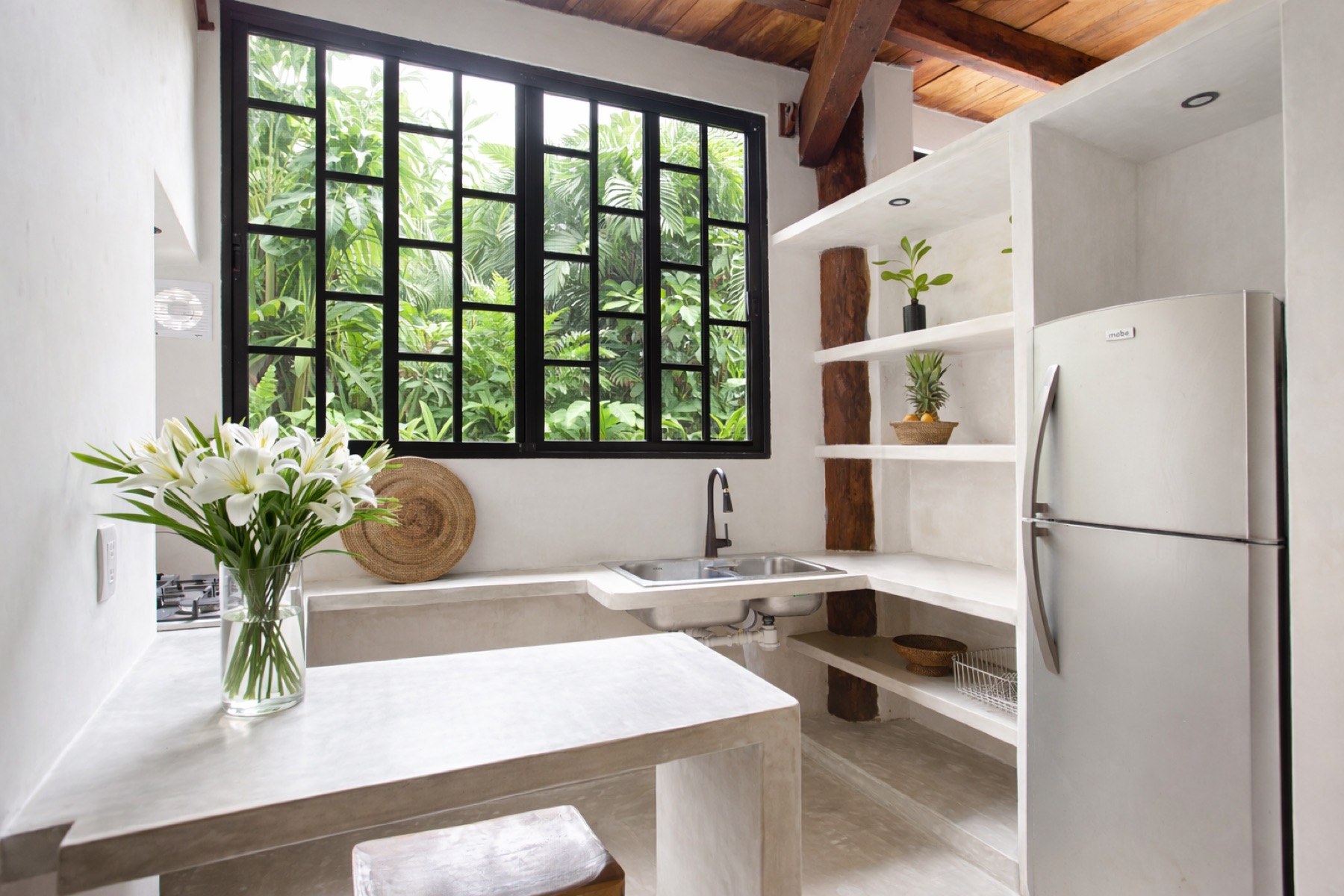Casa Shanti private kitchen with jungle view – Amansala Tulum