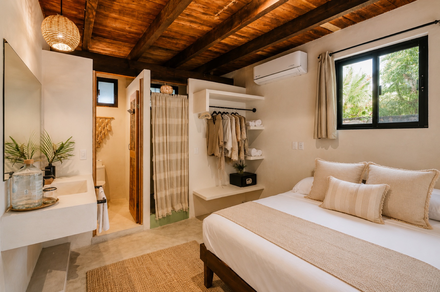 Jungle Casita king with closet