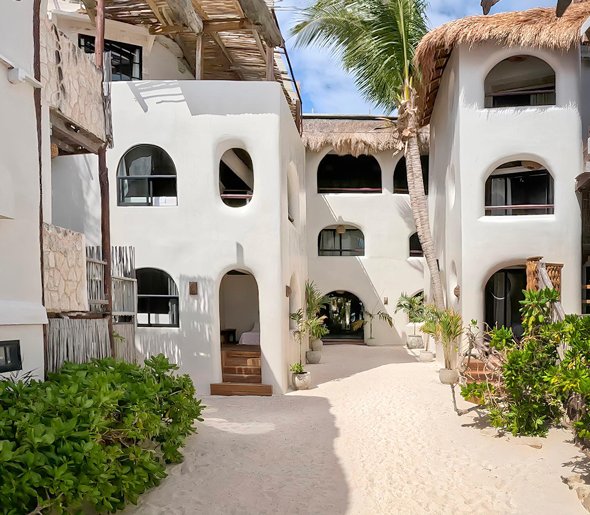Chi Ka courtyard