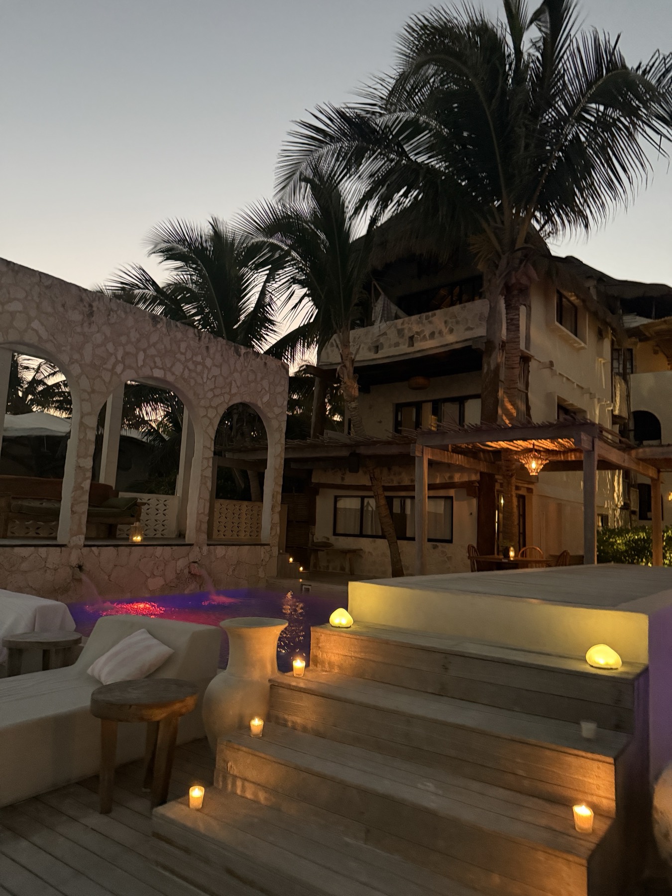Chi Ka evening ambiance