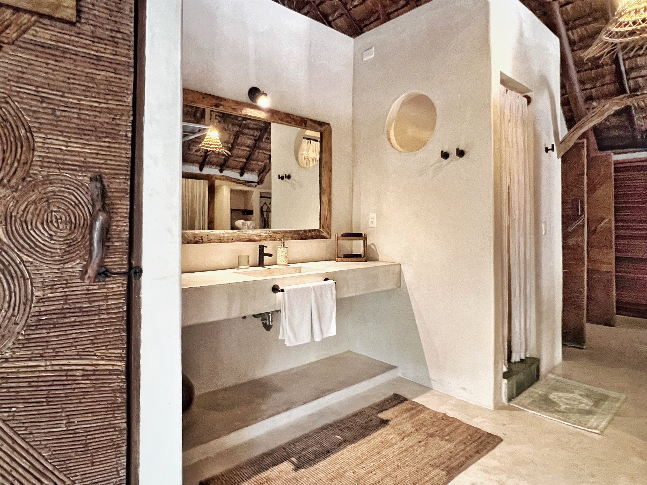 Casa Grande master bedroom bathroom