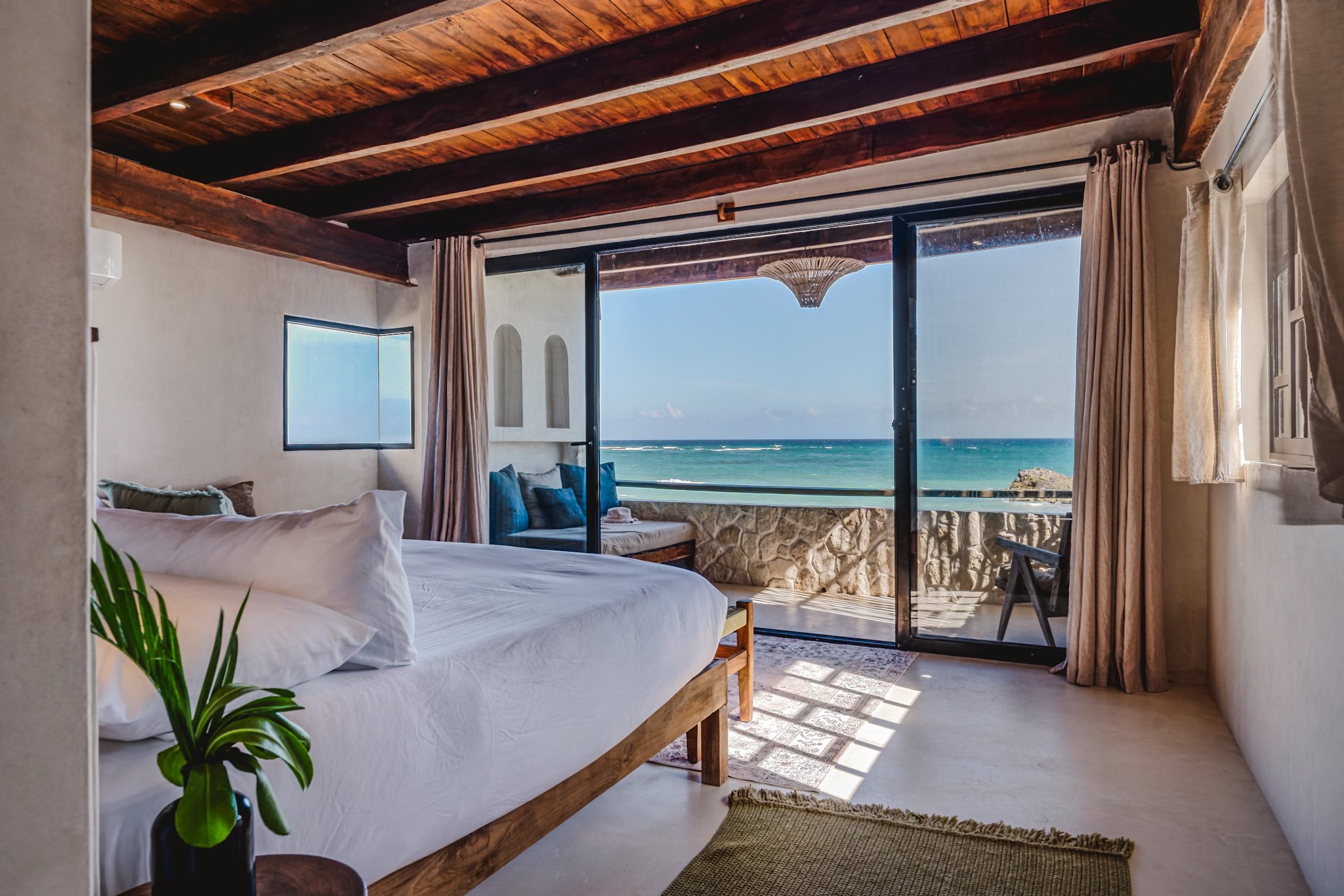 Amansala beachfront room views